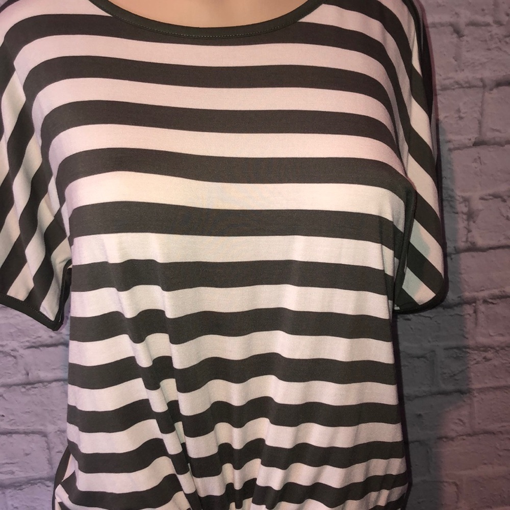 Cable & Gauge Front Tie Green & White Tee - Picture 4 of 8